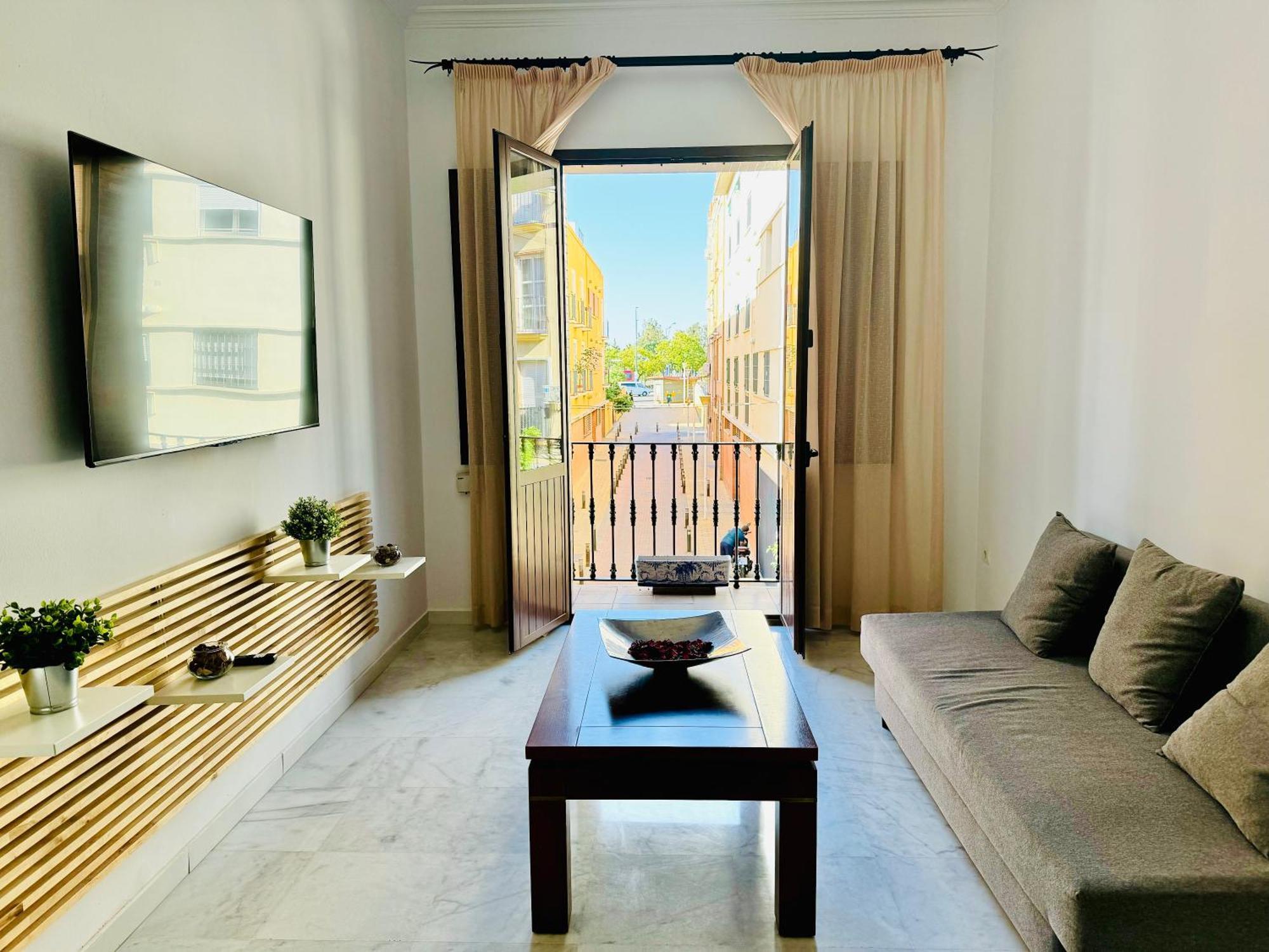 Con Balcon Castilla Triana Apartament